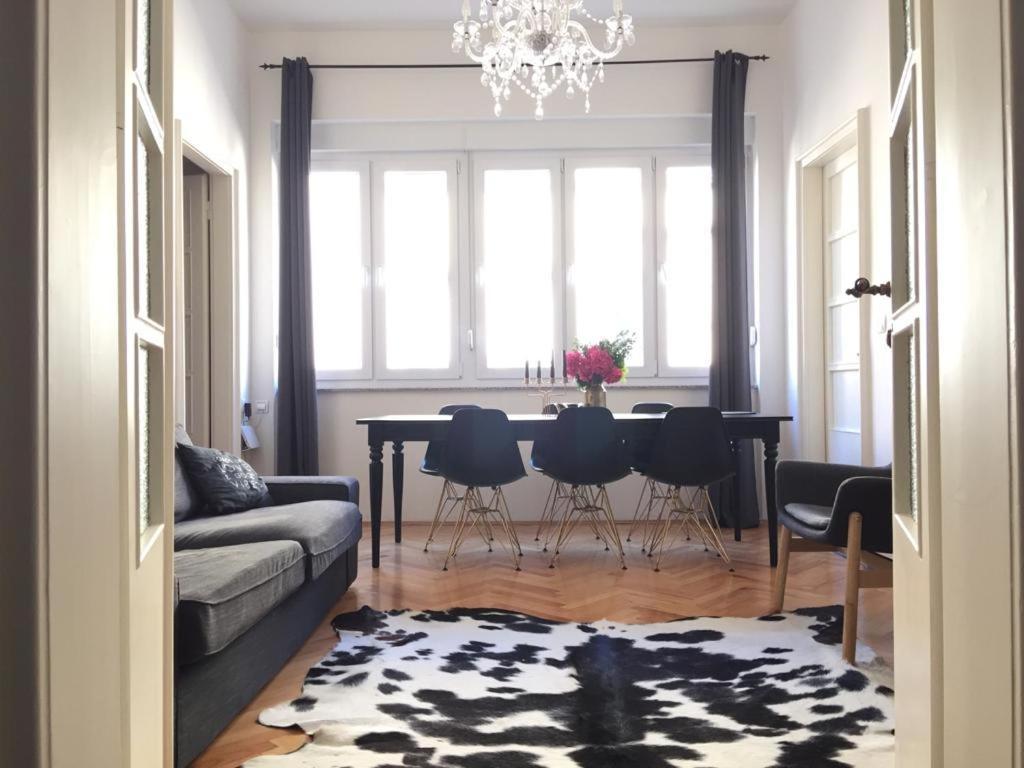 Luxury Old Town Apartment Пула Экстерьер фото