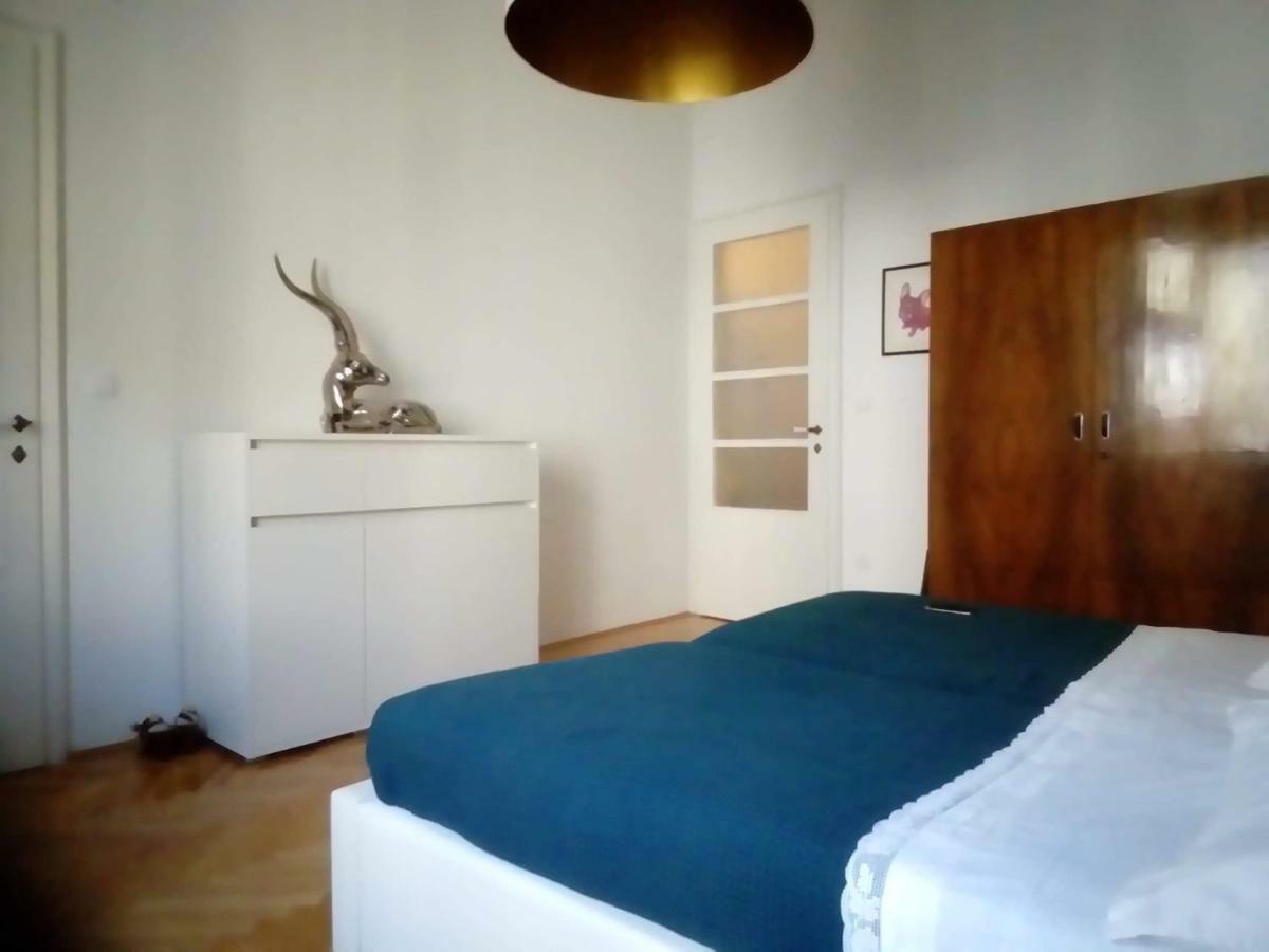 Luxury Old Town Apartment Пула Экстерьер фото