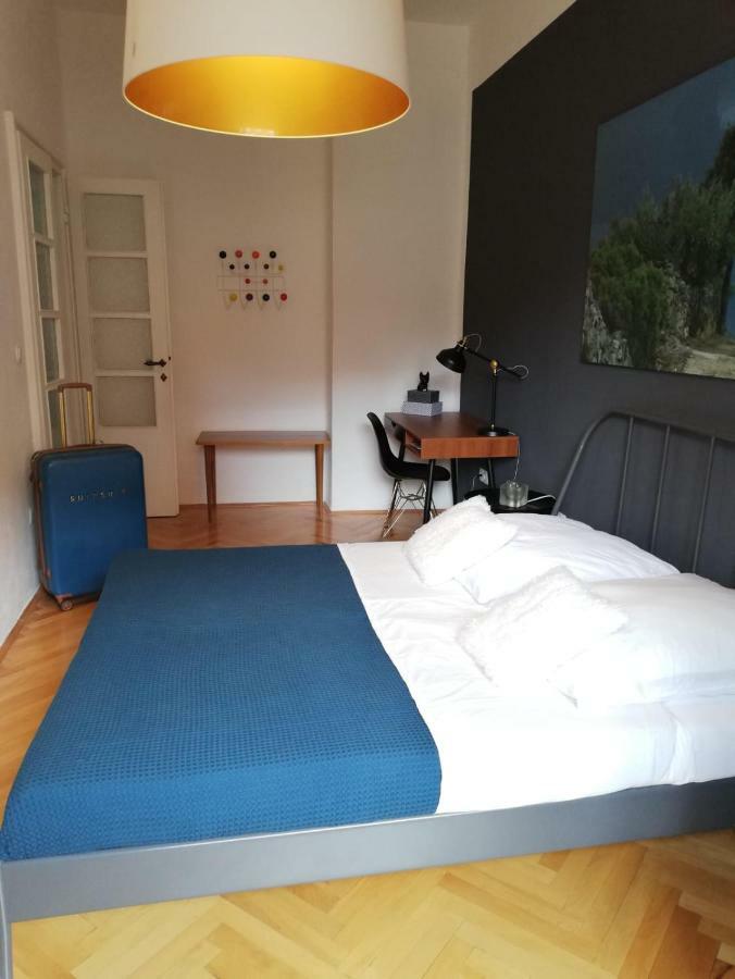Luxury Old Town Apartment Пула Экстерьер фото